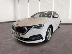 Vit Begagnad 2021 Skoda Octavia Style Kombi | 259 900 kr (Bra pris)