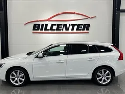 Vit Begagnad 2016 Volvo V60 Summum Kombi | 169 800 kr (Marknadspris)