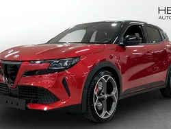 Röd (red) Ny 2025 Alfa Romeo Junior Veloce Halvkombi | 486 800 kr