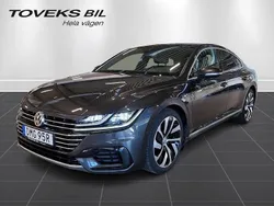 Mörkgrå (mangangrå metallic) Begagnad 2020 VW Arteon GT Halvkombi | 269 900 kr (Marknadspris)