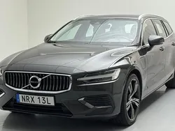 Mörkgrå Begagnad 2022 Volvo V60 Inscription Kombi | 320 000 kr (Marknadspris)
