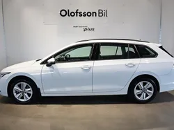 Vit Begagnad 2021 VW Golf VIII Kombi | 269 900 kr (Marknadspris)