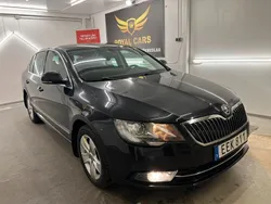 Svart Begagnad 2014 Skoda Superb Sedan | 89 990 kr (Marknadspris)