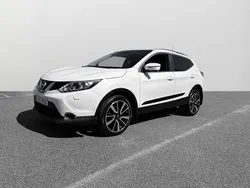 Vit Begagnad 2015 Nissan Qashqai Tekna SUV | 139 900 kr (Marknadspris)