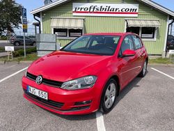 Röd Begagnad 2013 VW Golf VII Halvkombi | 94 900 kr (Marknadspris)