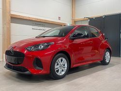 Röd Ny 2025 Mazda 2 Halvkombi | 261 400 kr (Marknadspris)