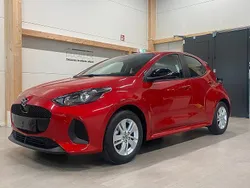 Röd Ny 2025 Mazda 2 Halvkombi | 261 400 kr (Lite dyr)