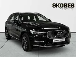 Svart Begagnad 2023 Volvo XC60 Core SUV | 389 900 kr (Bra pris)