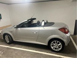 Grå Begagnad 2005 Opel Tigra Cab | 20 000 kr (Marknadspris)