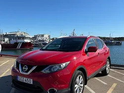 Röd Begagnad 2016 Nissan Qashqai SUV | 102 000 kr (Marknadspris)
