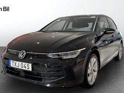 Svart Begagnad 2024 VW Golf VIII Life Kombi | 289 900 kr (Marknadspris)