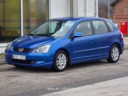 Blå Begagnad 2005 Honda Civic Halvkombi | 39 900 kr (Marknadspris)