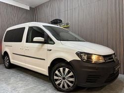 Vit Begagnad 2017 VW Caddy Maxi Life Life Minibuss | 169 900 kr (Marknadspris)