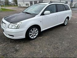 Vit Begagnad 2006 Toyota Avensis Kombi | 25 000 kr (Bra pris)