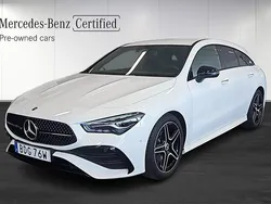 Vit Begagnad 2024 Mercedes CLA200 Shooting Brake AMG Kombi | 388 900 kr (Marknadspris)