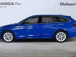 Blå Begagnad 2022 Skoda Octavia Kombi | 264 900 kr