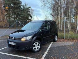 Svart Begagnad 2015 VW Caddy Minibuss | 129 000 kr (Lite dyr)