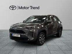 Mörkgrå (grå) Begagnad 2023 Toyota Yaris Cross Active SUV | 279 000 kr (Marknadspris)