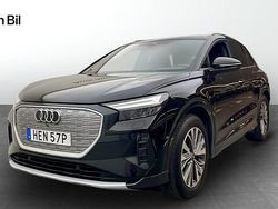 Svart Begagnad 2023 Audi Q4 e-tron Advanced Plus SUV | 449 000 kr (Marknadspris)