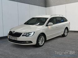 Vit Begagnad 2014 Skoda Superb Elegance Kombi | 134 600 kr (Lite dyr)