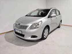 Silver Begagnad 2011 Toyota Verso Minibuss | 52 500 kr (Marknadspris)