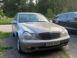 Silver Begagnad 2004 Mercedes C180 Sedan | 20 000 kr (Lite dyr)