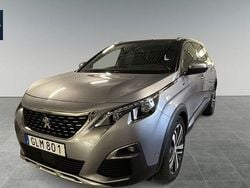 Grå Begagnad 2017 Peugeot 5008 GT Minibuss | 224 900 kr (Marknadspris)
