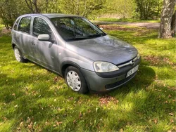 Grå Begagnad 2003 Opel Corsa Halvkombi | 26 000 kr (Marknadspris)