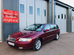 Röd Begagnad 2005 Volvo V70 Momentum Kombi | 34 900 kr (Marknadspris)
