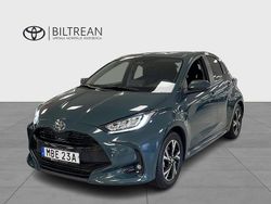 Grön Ny 2025 Toyota Yaris Hybrid Active Halvkombi | 269 000 kr (Marknadspris)