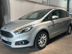 Grå Begagnad 2017 Ford S-MAX Business Edition Minibuss | 139 000 kr (Marknadspris)