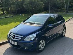 Blå Begagnad 2011 Mercedes 180 Sedan | 45 000 kr (Marknadspris)