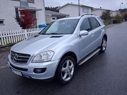 Silver (silvermetallic) Begagnad 2006 Mercedes ML350 SUV | 55 000 kr