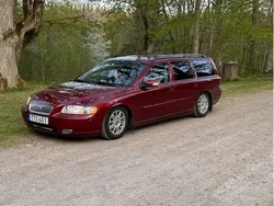 Röd Begagnad 2007 Volvo V70 Kinetic Kombi | 26 000 kr (Marknadspris)