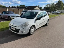 Vit Begagnad 2010 Renault Clio R.S. Halvkombi | 30 000 kr (Dyr)