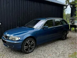Blå Begagnad 2003 BMW 330 Kombi | 46 000 kr (Marknadspris)