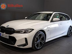 Vit Begagnad 2023 BMW 330e M Sport Kombi | 384 900 kr (Marknadspris)