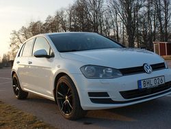 Vit Begagnad 2014 VW Golf VII Halvkombi | 109 000 kr (Lite dyr)
