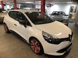 Vit Begagnad 2015 Renault Clio IV Halvkombi | 67 500 kr (Marknadspris)