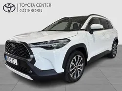 Vit Begagnad 2024 Toyota Corolla Cross Executive SUV | 409 900 kr (Marknadspris)