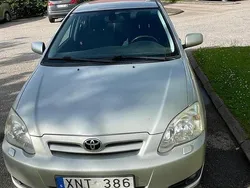 Silver Begagnad 2006 Toyota Corolla Halvkombi | 29 900 kr (Marknadspris)