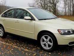 Grön Begagnad 2004 Volvo S40 Sedan | 25 000 kr (Marknadspris)