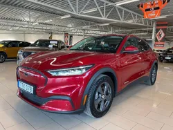 Röd Begagnad 2021 Ford Mustang Mach-E Premium SUV | 349 000 kr