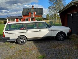 Begagnad 1992 Volvo 240 Kombi | 25 000 kr