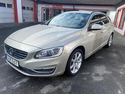 Ljusbrun (brun) Begagnad 2016 Volvo V60 Momentum Kombi | 149 900 kr (Lite dyr)