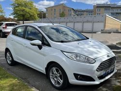 Vit Begagnad 2014 Ford Fiesta Titanium Halvkombi | 95 000 kr (Bra pris)
