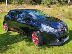 Svart Begagnad 2016 Renault Clio IV Dynamique Halvkombi | 78 000 kr (Marknadspris)