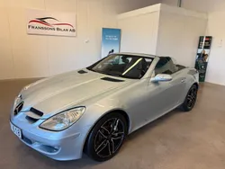 Silver Begagnad 2005 Mercedes SLK350 Cab | 129 900 kr (Marknadspris)