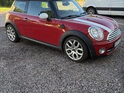 Röd Begagnad 2010 Mini Cooper D Halvkombi | 65 000 kr (Marknadspris)