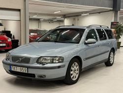 Ljusblå Begagnad 2002 Volvo V70 Business Edition Kombi | 24 900 kr (Marknadspris)